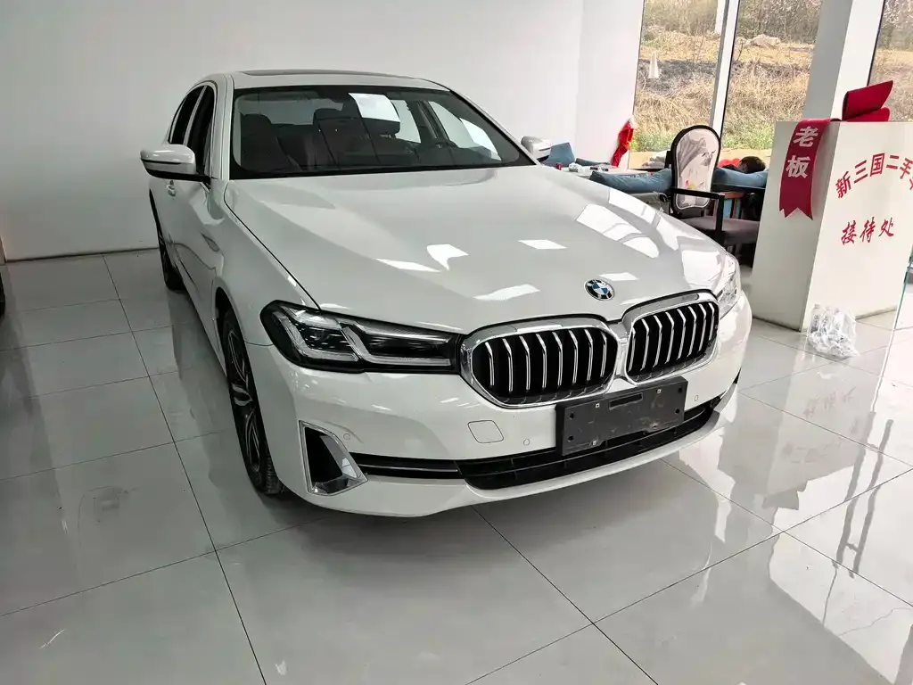 BMW 5 Series — фото 10