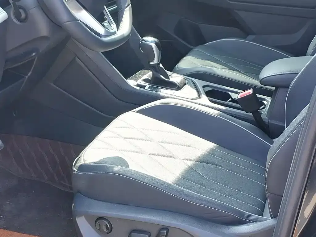 Volkswagen Tiguan L 2025 из CN, фото 2