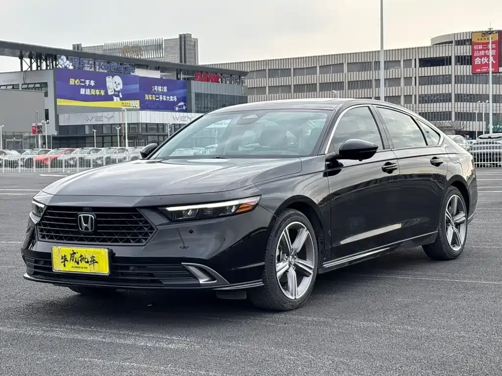 Honda Accord — фото 1