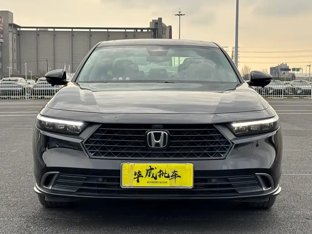 Honda Accord — фото 9