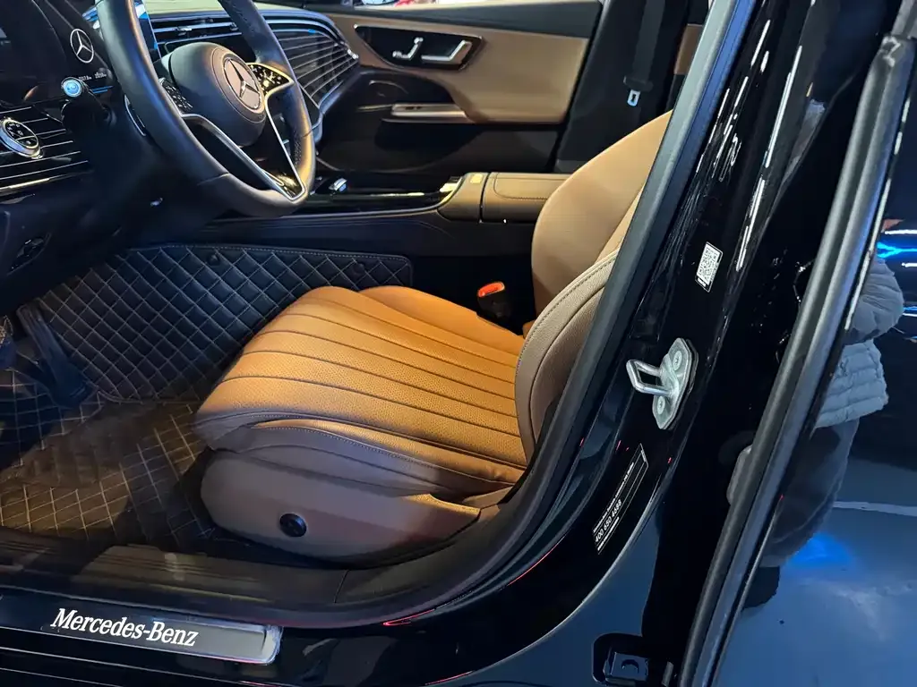 Mercedes-Benz E-Class 2024 из CN, фото 2