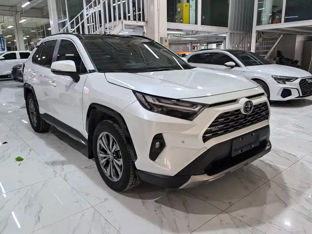 Toyota RAV4 — фото 4