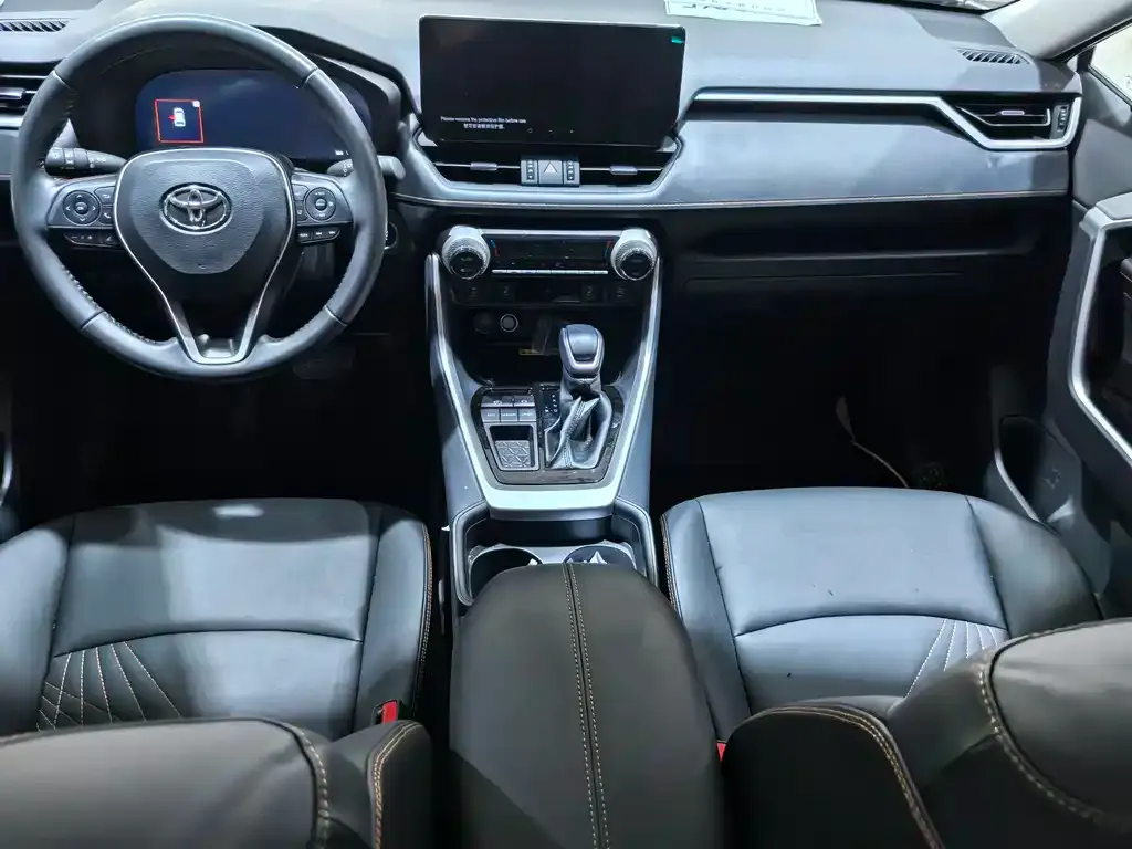 Toyota RAV4 — фото 9