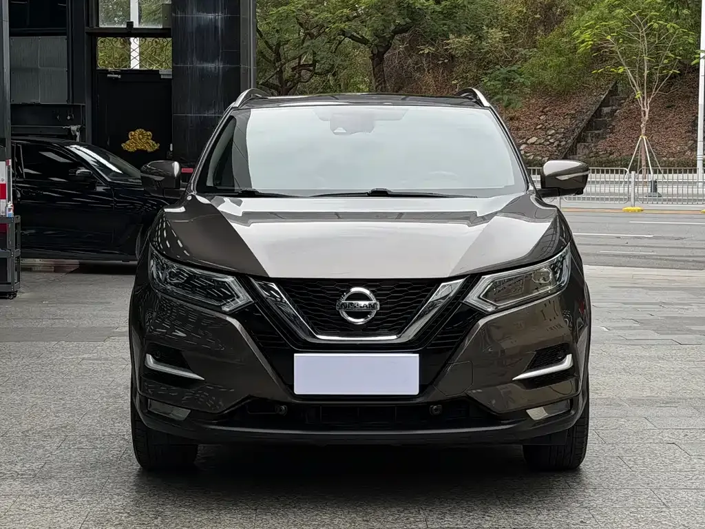Nissan Qashqai — фото 9