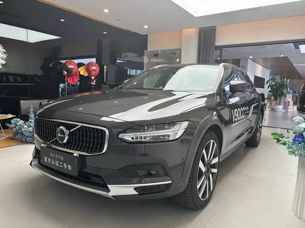 Volvo V90 — фото 1