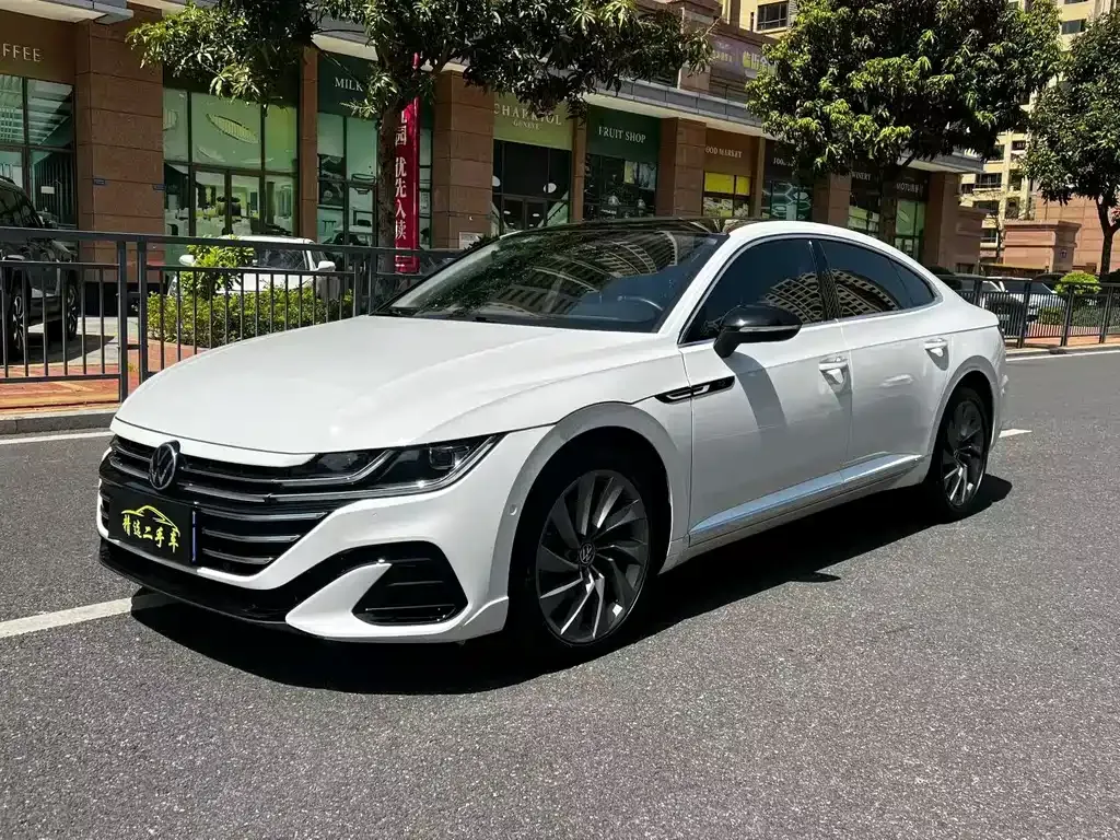 Volkswagen CC 2023 из CN, фото 1