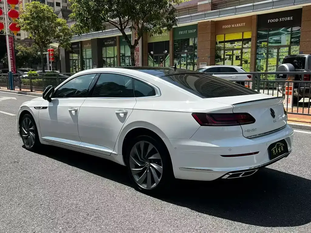 Volkswagen CC 2023 из CN, фото 5
