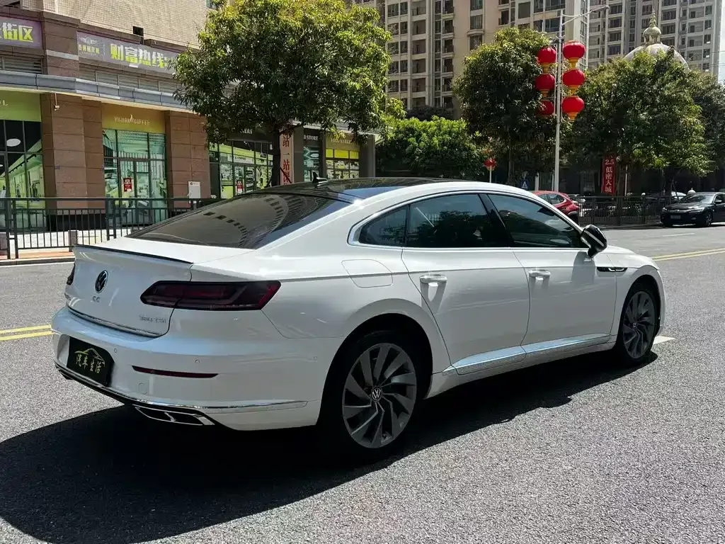 Volkswagen CC 2023 из CN, фото 9