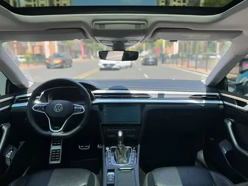 Volkswagen CC 2023 из CN, фото 2