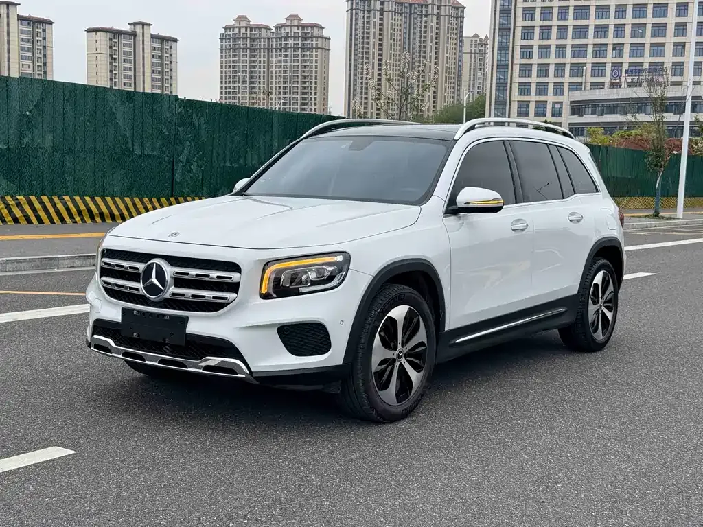 Mercedes-Benz GLB — фото 1