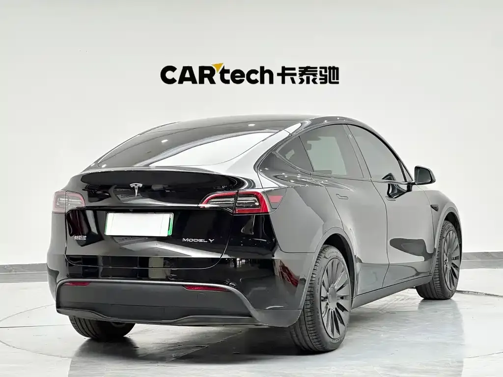 Tesla Model Y — фото 4