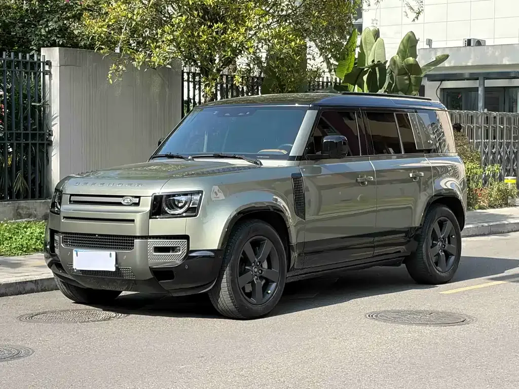 Land Rover Defender — фото 1