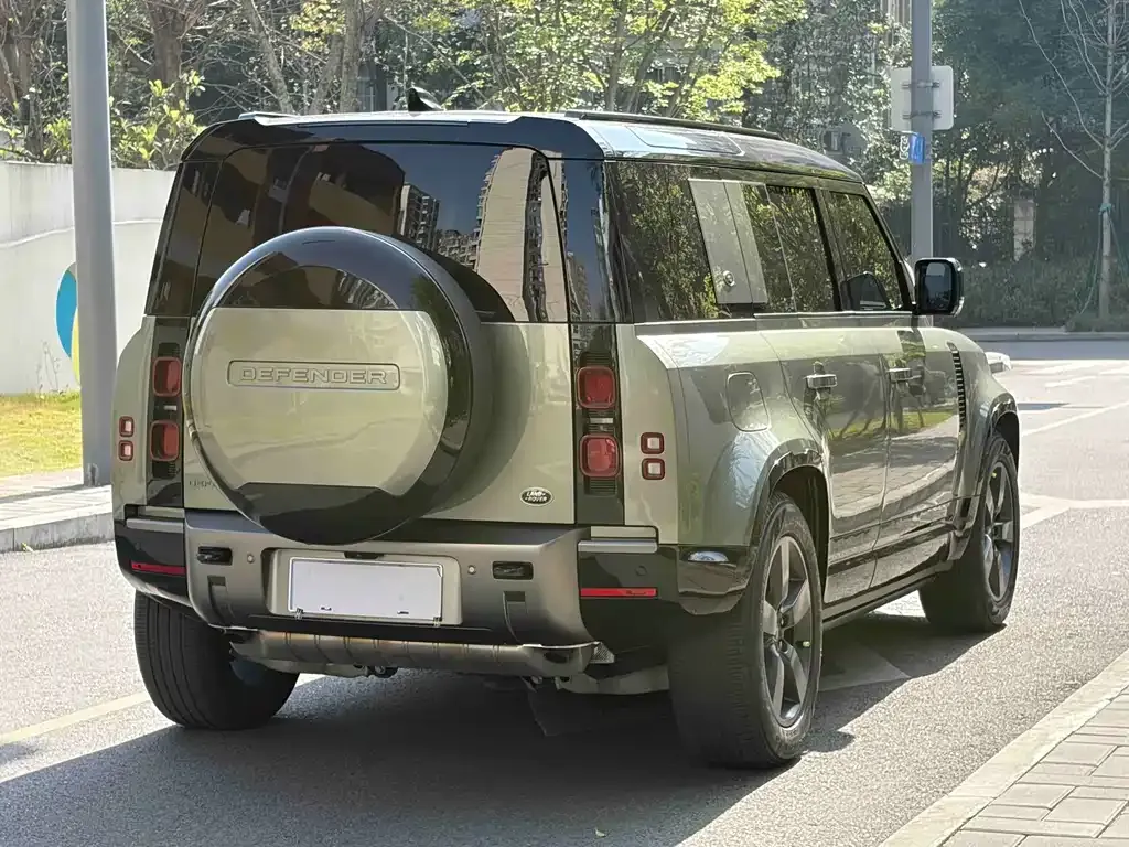 Land Rover Defender — фото 4