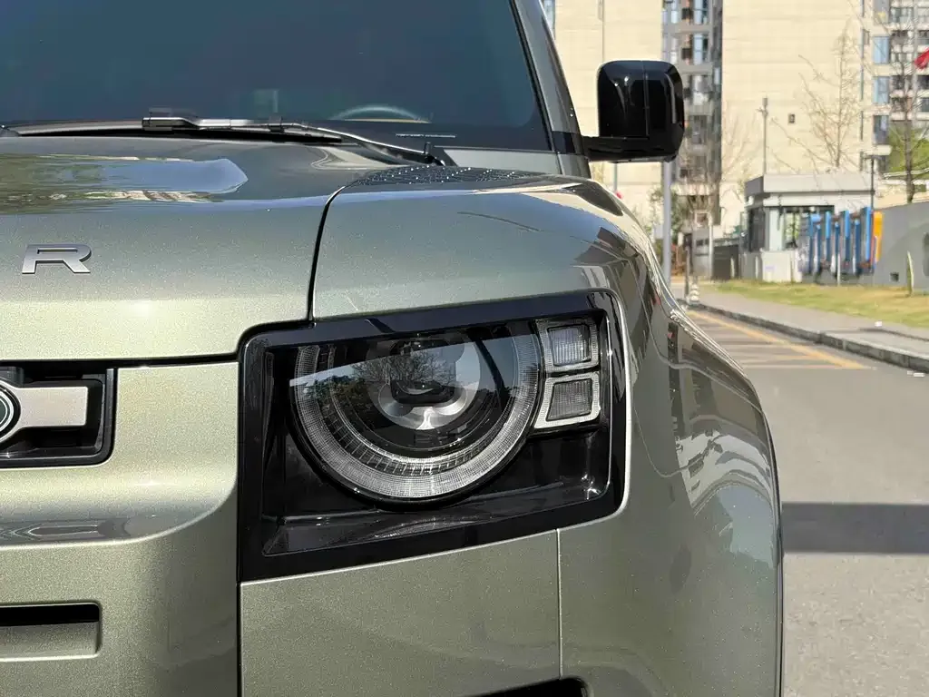 Land Rover Defender — фото 2