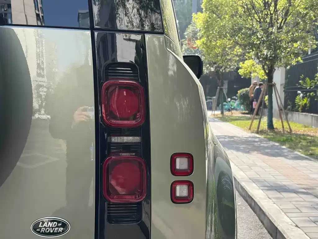 Land Rover Defender — фото 7