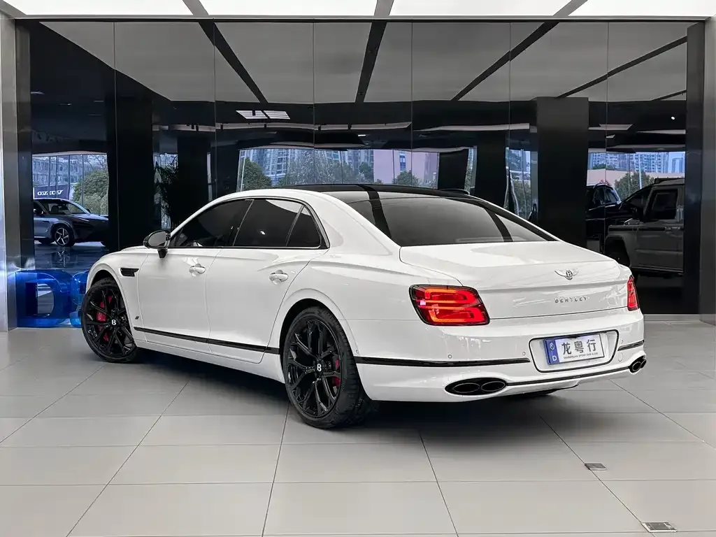 Bentley Flying Spur 2025 из CN, фото 8