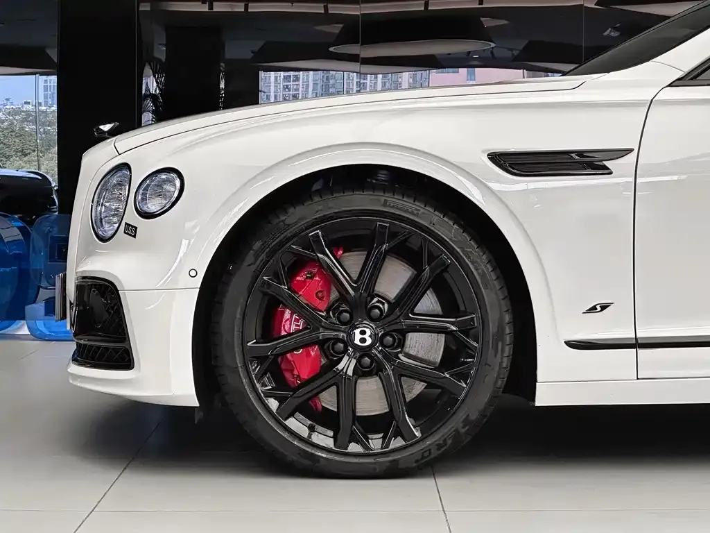 Bentley Flying Spur 2025 из CN, фото 10