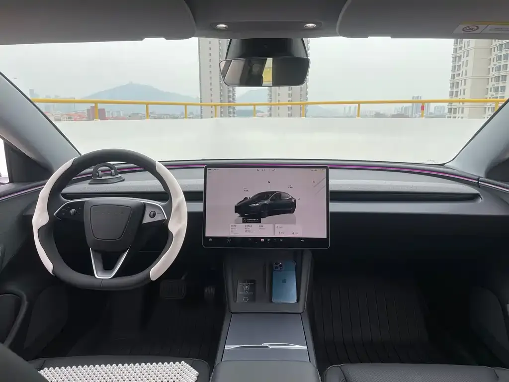 Tesla Model 3 — фото 4