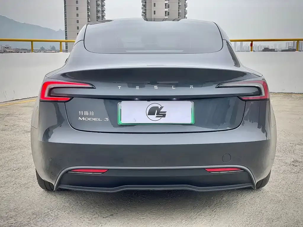 Tesla Model 3 — фото 6