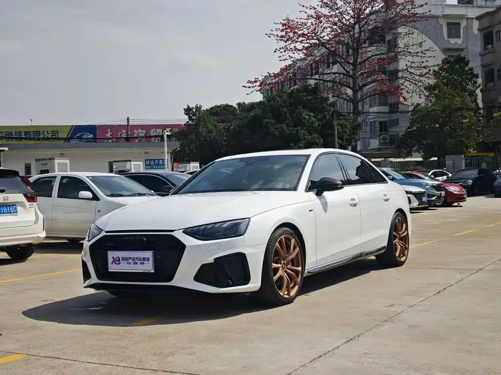 Audi A4L 2023 из CN, фото 1