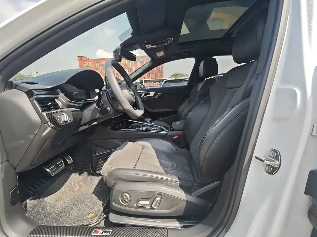 Audi A4L 2023 из CN, фото 6
