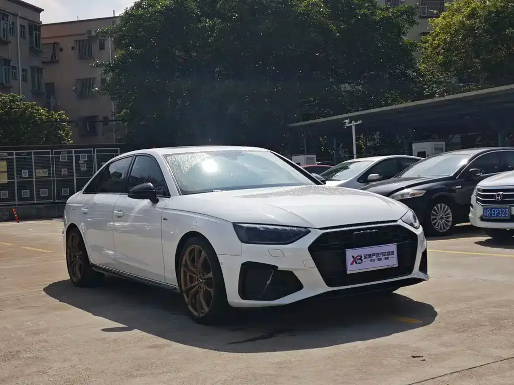 Audi A4L 2023 из CN, фото 9