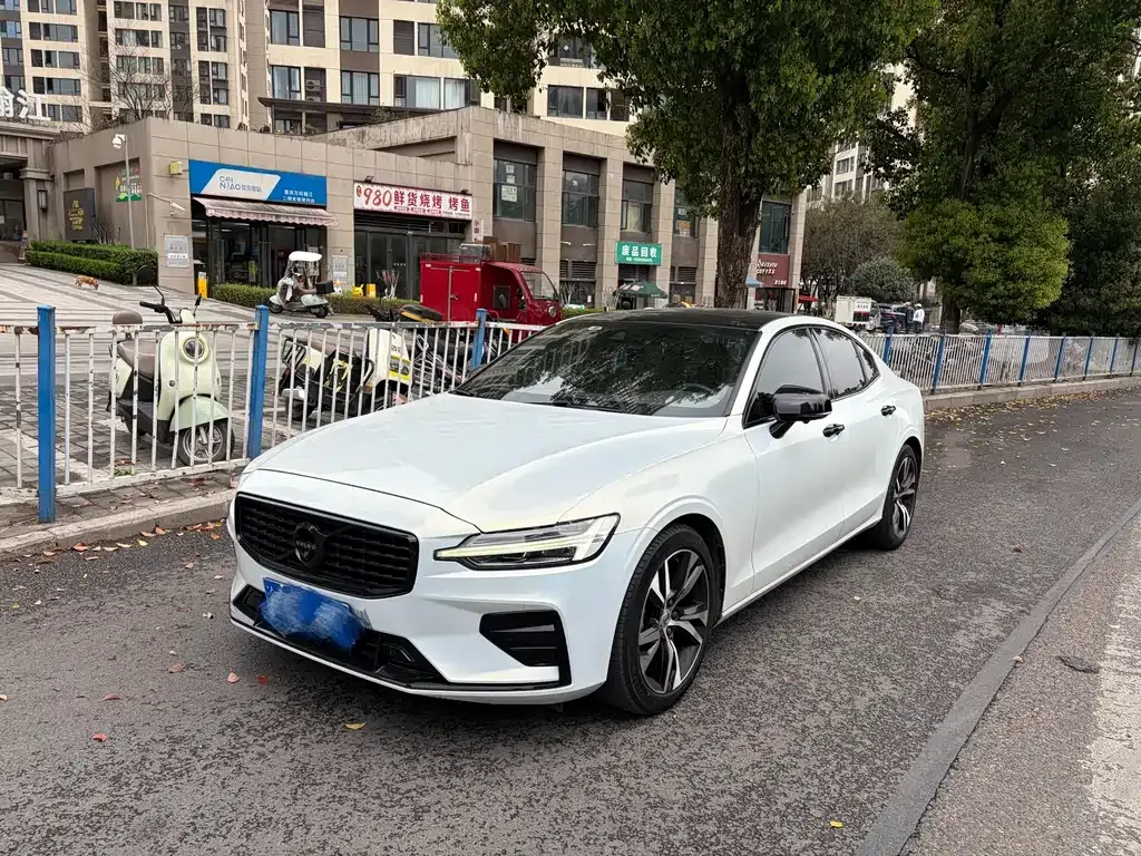 Volvo S60 2021 из CN, фото 1