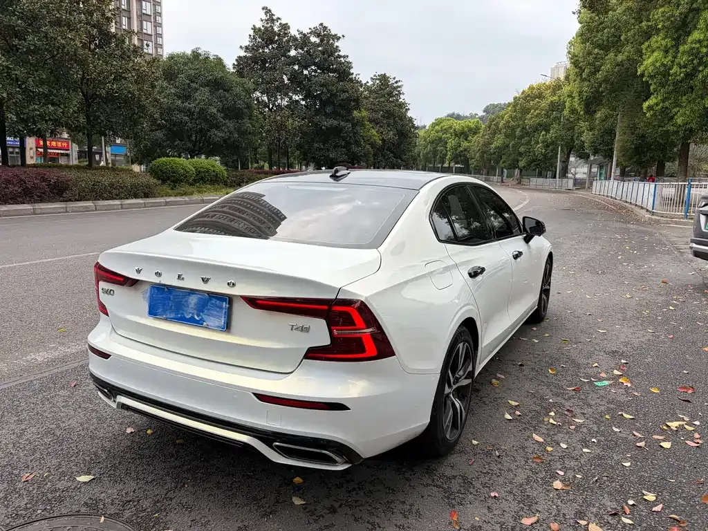 Volvo S60 2021 из CN, фото 10