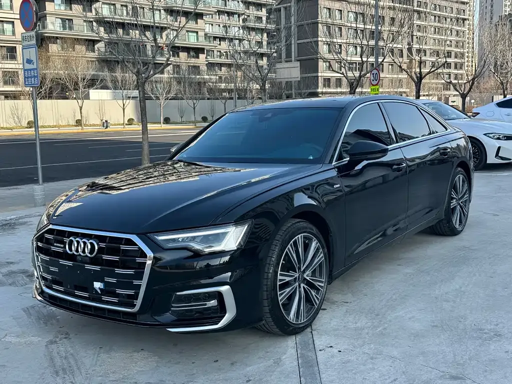 Audi A6L — фото 1