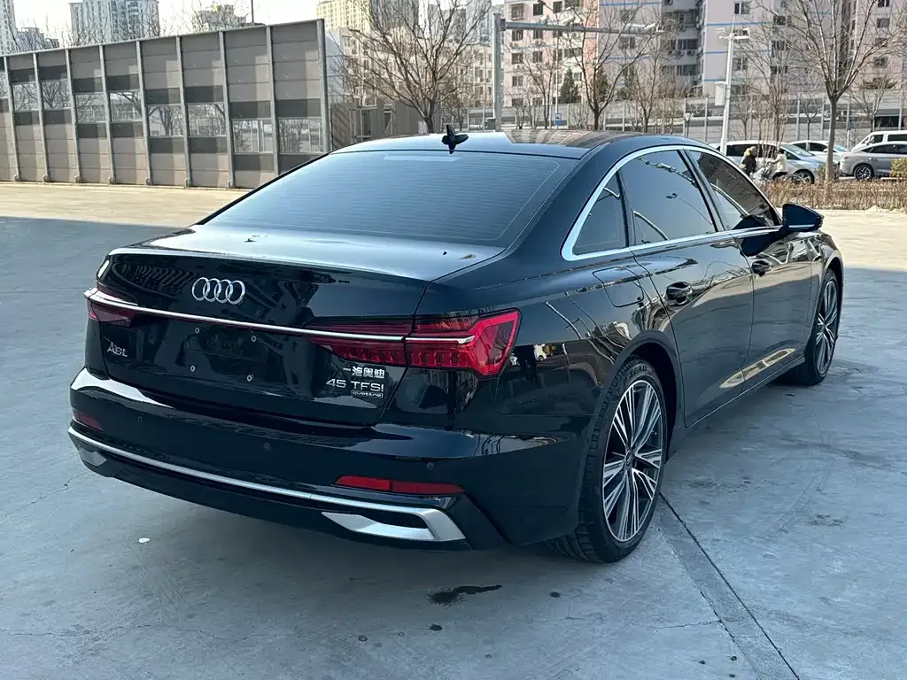 Audi A6L — фото 10
