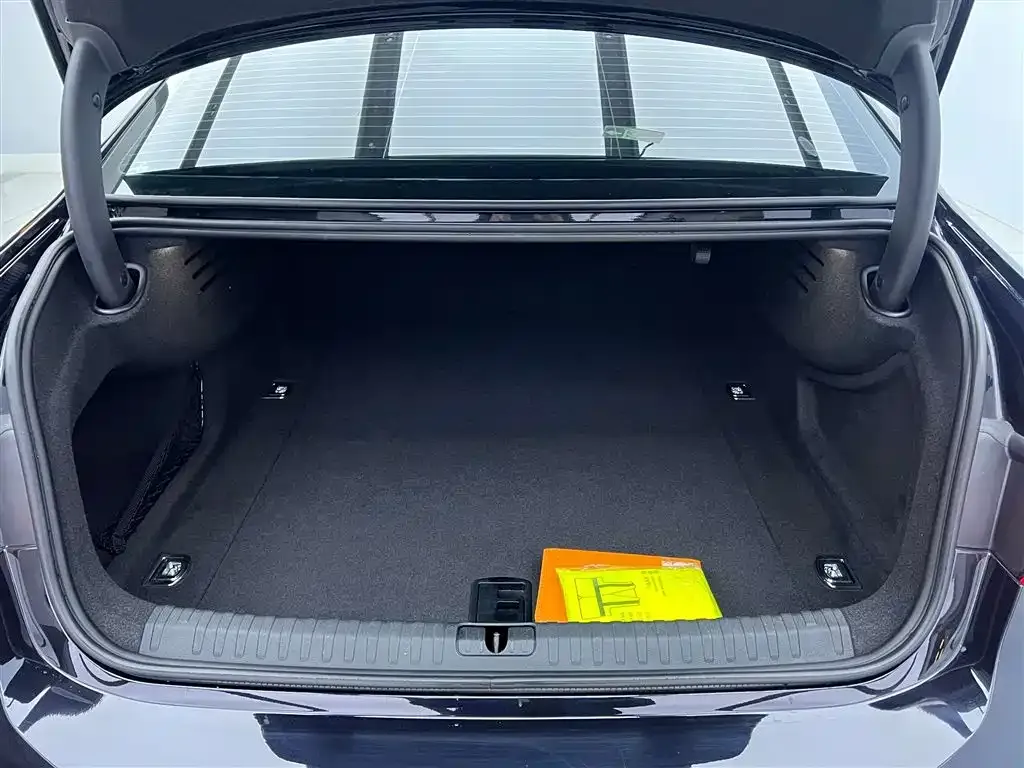 Audi A7L 2024 из CN, фото 7
