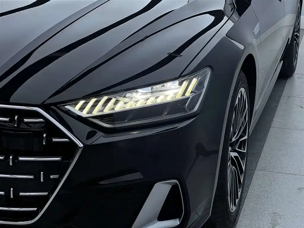 Audi A7L 2024 из CN, фото 4