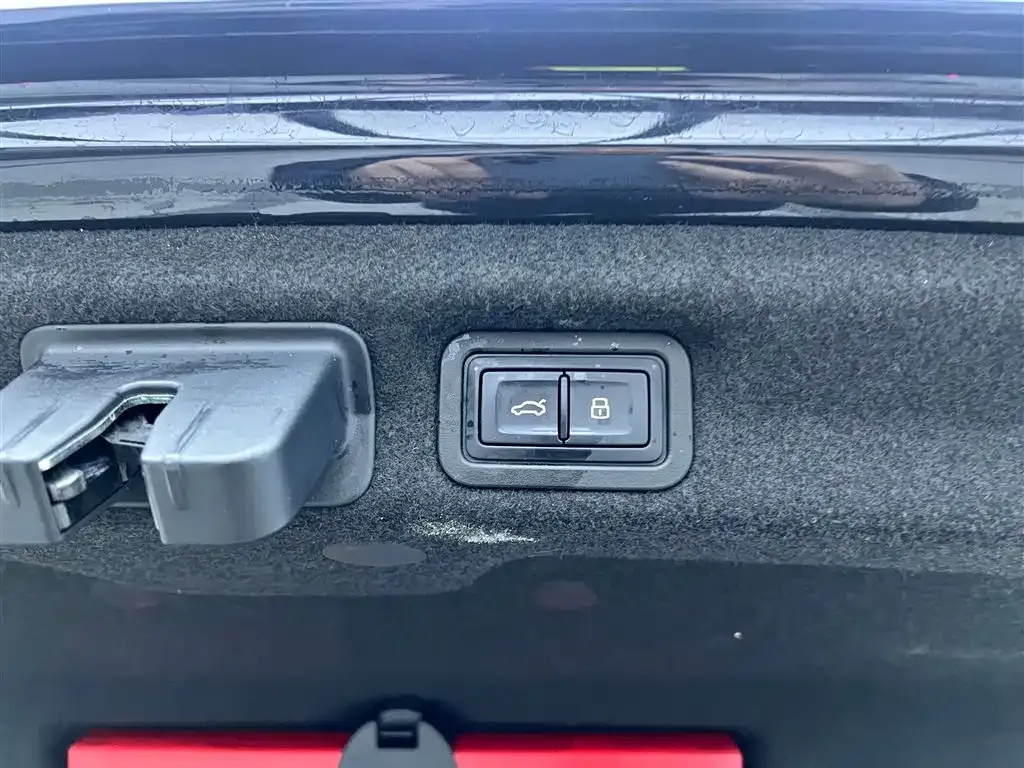 Audi A7L 2024 из CN, фото 8