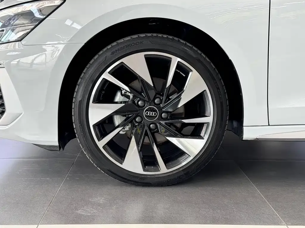 Audi A3 2023 из CN, фото 2