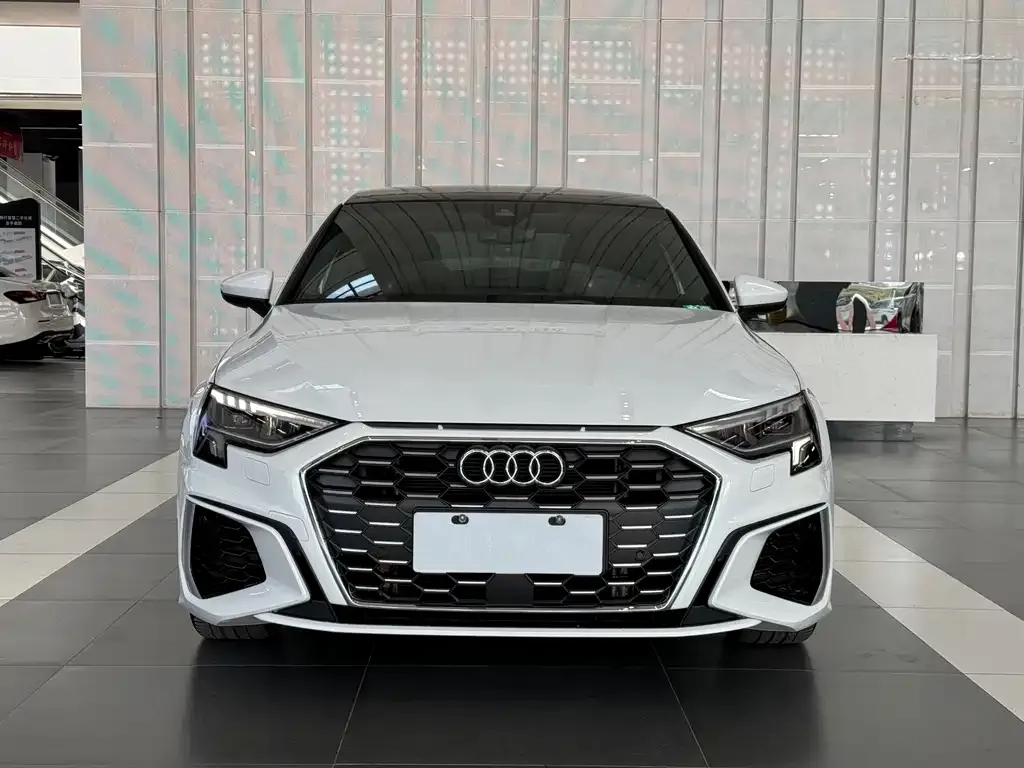 Audi A3 2023 из CN, фото 10