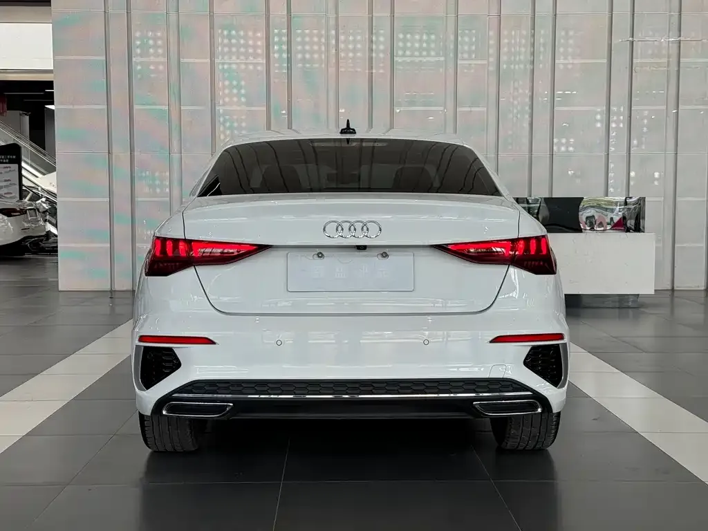 Audi A3 2023 из CN, фото 3