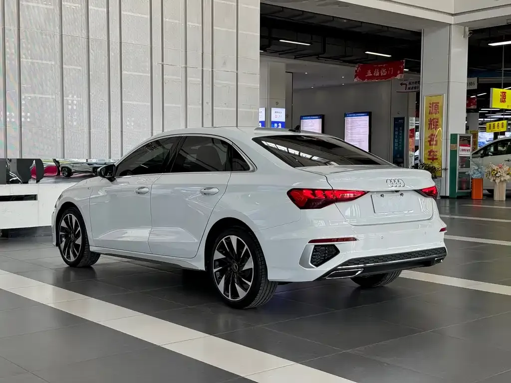 Audi A3 2023 из CN, фото 5
