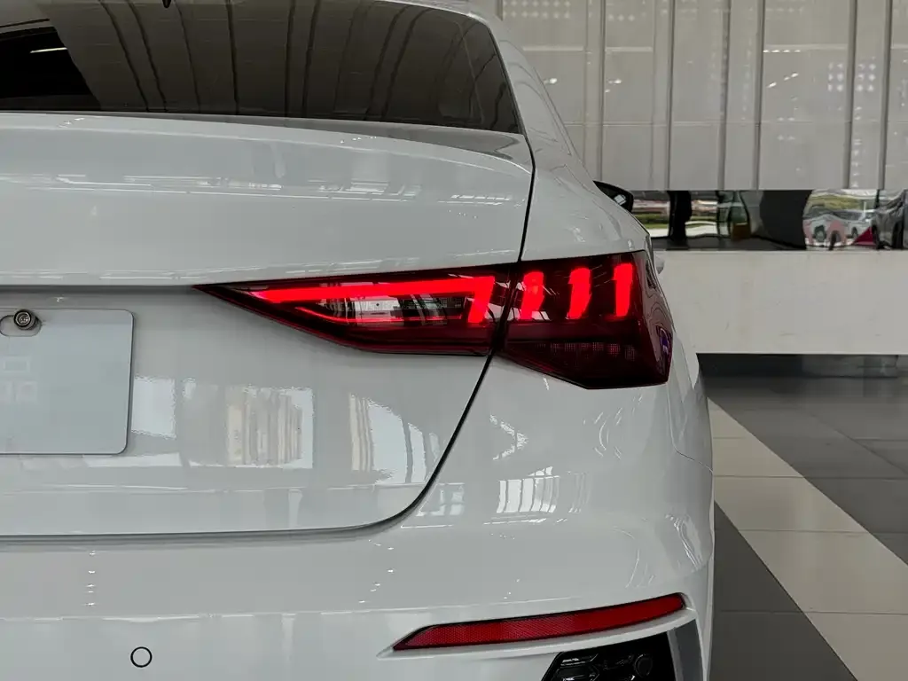 Audi A3 2023 из CN, фото 4