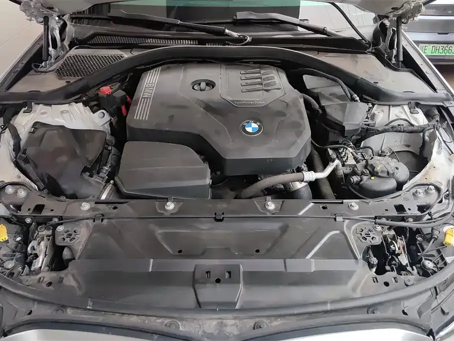 BMW 3 Series 2023 из CN, фото 10