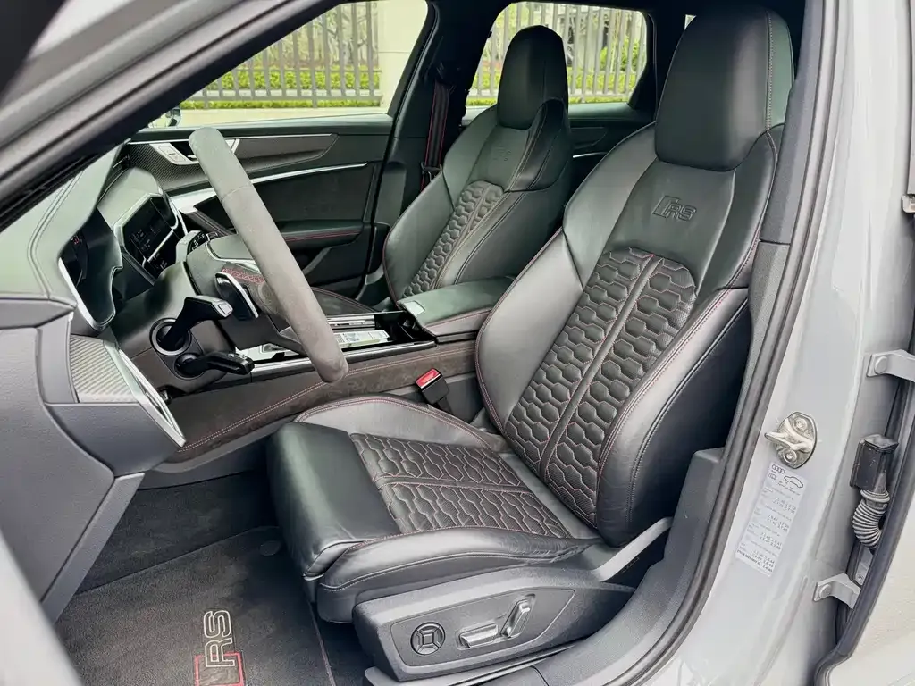 Audi RS 6 2021 из CN, фото 8