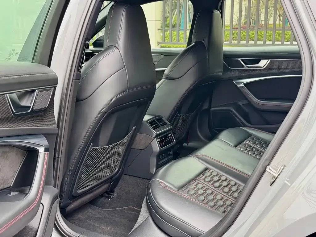 Audi RS 6 2021 из CN, фото 3