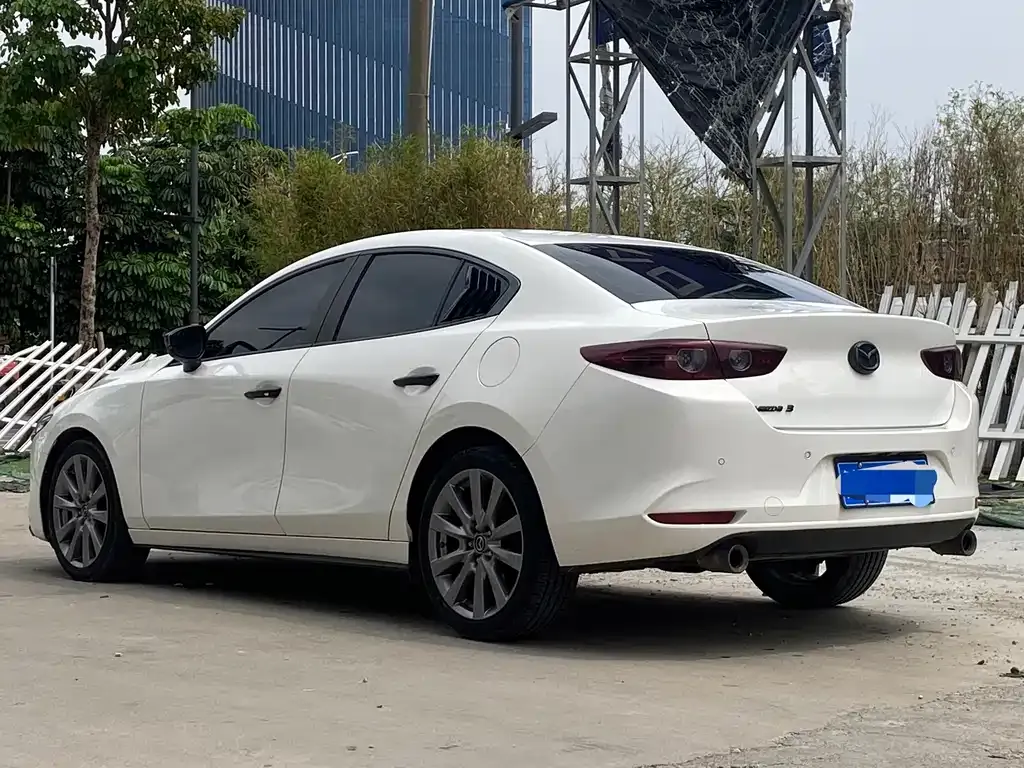 Mazda 3 Axela — фото 3