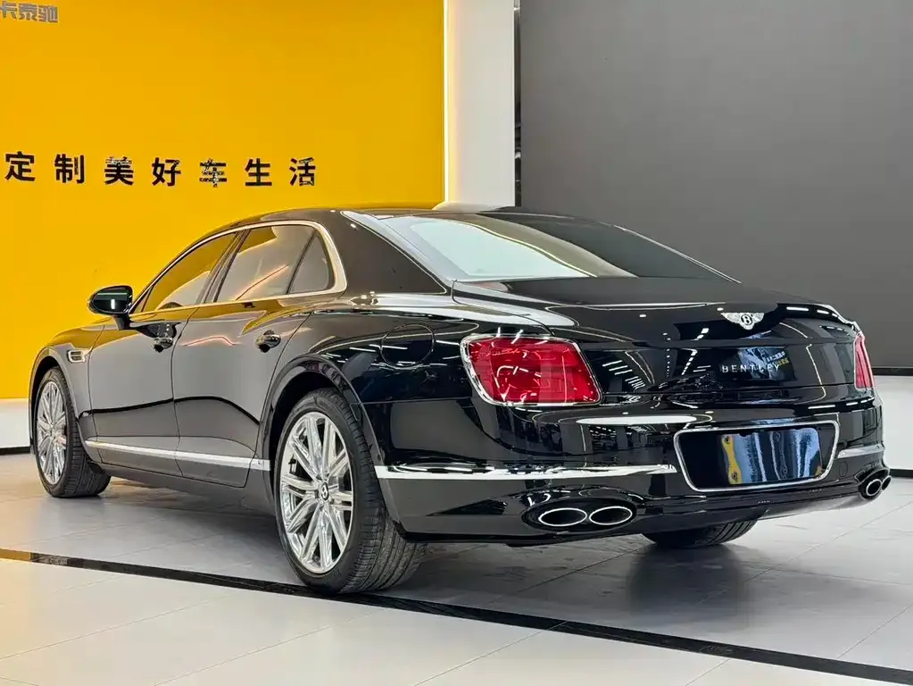 Bentley Flying Spur PHEV 2023 из CN, фото 9