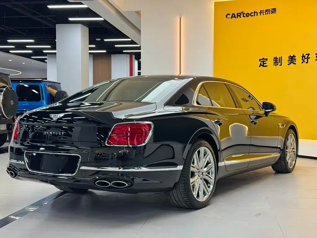 Bentley Flying Spur PHEV 2023 из CN, фото 4
