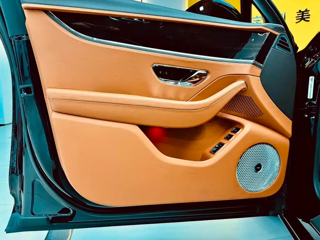 Bentley Flying Spur PHEV 2023 из CN, фото 5