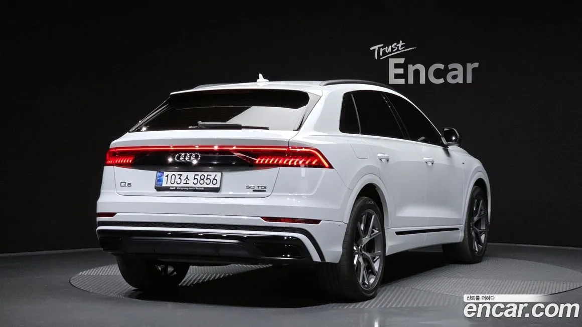 Audi Q8 — фото 4