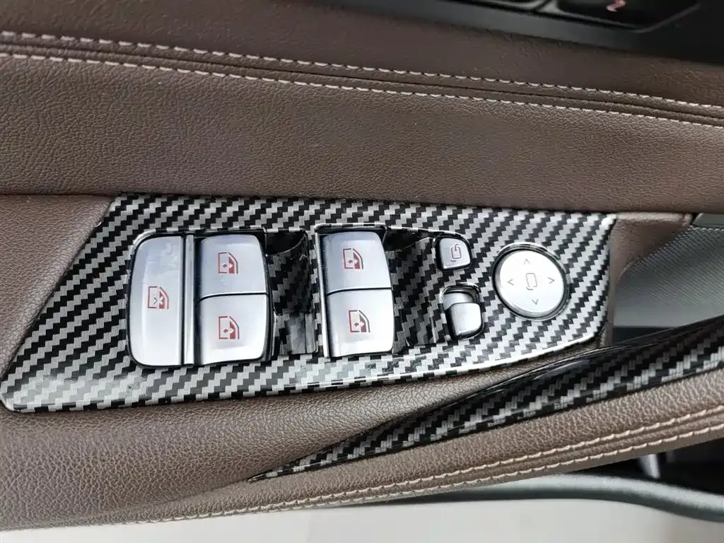 BMW 5 Series 2023 из CN, фото 10
