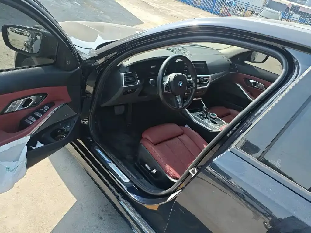 BMW 3 Series 2022 из CN, фото 6