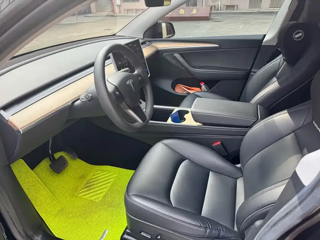 Tesla Model Y — фото 6