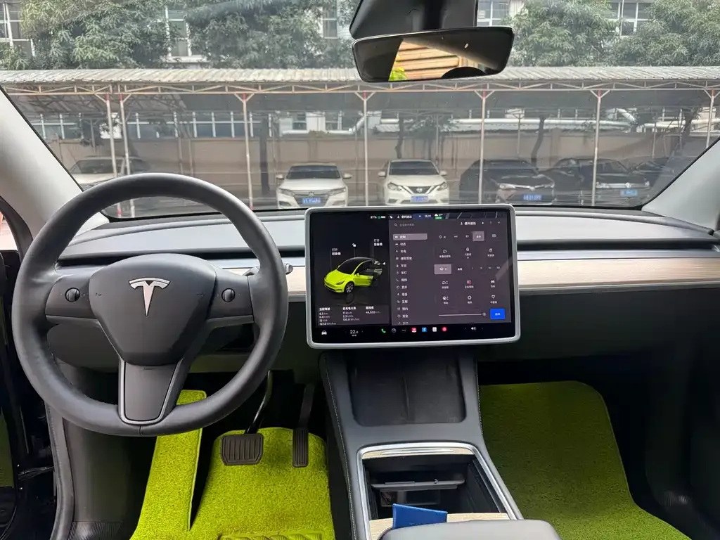 Tesla Model Y — фото 3